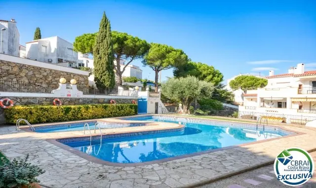 Apartamento con terraza, piscina, parking y licencia turística en Puig Rom – Roses — 6