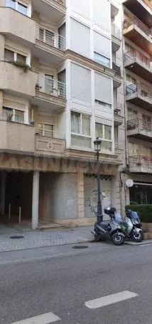 Local comercial en venta apto para hacer viviendas