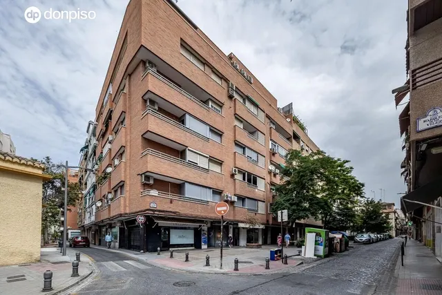 LUMINOSO PISO EN PLANTA ALTA EN ZONA FÍGARES — 21