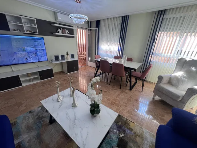 ¡Piso de 147 m2 con gran terraza, ascensor y 4 habitaciones! — 47