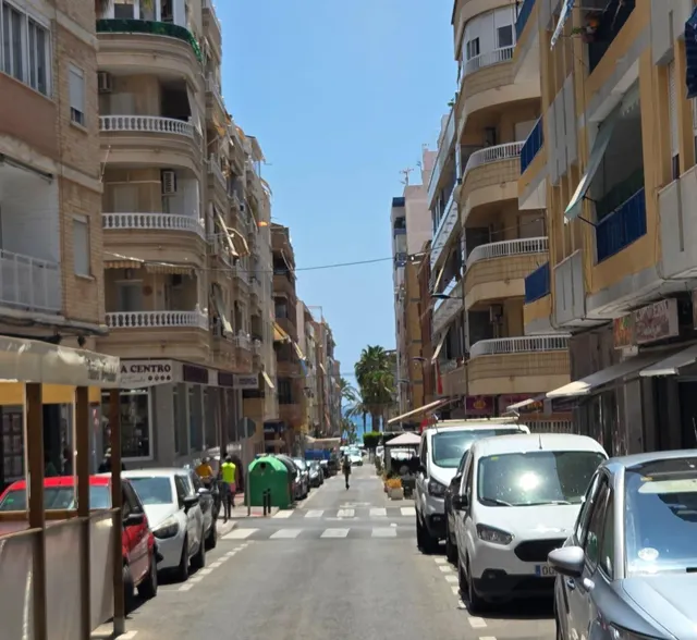Céntrico apartamento reformado a tan solo 500m de la playa — 21
