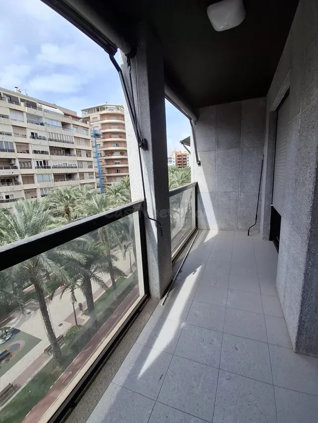 SE ALQUILA PRECIOSA Y REFORMADA VIVIENDA DE 4 DORMITORIOS - PASEO DE SOTO ALICANTE — 4