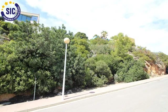 Parcela urbana con espectaculares vistas al mar — 16