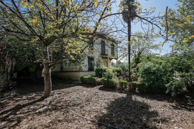 ¡Atención inversores! Casa Señorial en centro Alhendín con S - foto 4