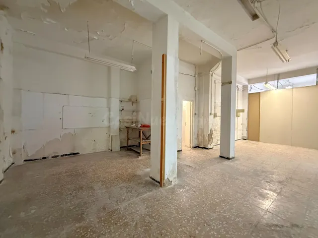 ESTUPENDO LOCAL COMERCIAL IDEAL PARA CONVERTIR A VIVIENDA — 4