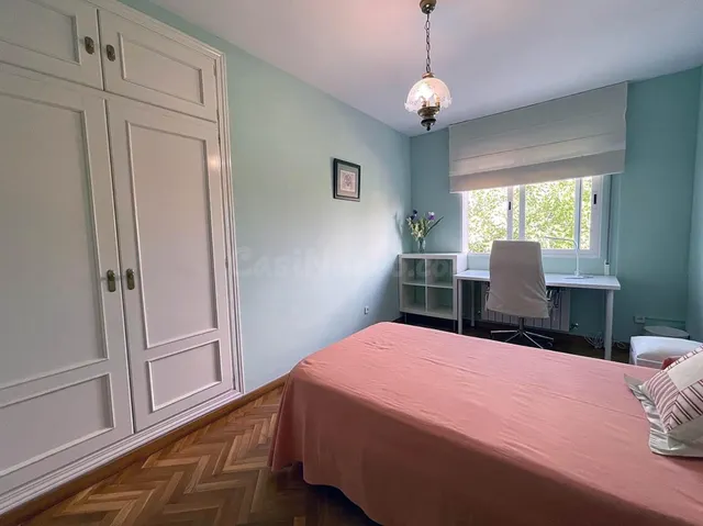¡CHICAS ESTUDIANTES! ÚLTIMA HABITACIÓN EN CHALET A COMPARTIR EN VILLANUEVA DE LA CAÑADA (MADRID). — 20