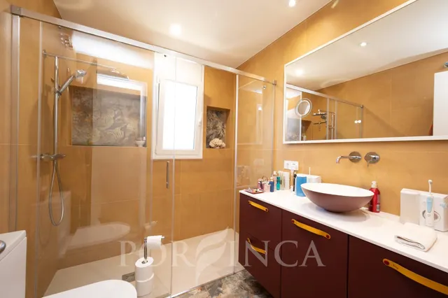 Casa completamente reformada con apartamento independiente, licencia turística, gran jardín y piscina en Calonge — 42