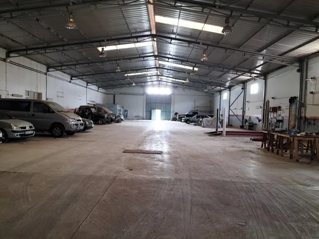 Nave Industrial con Local Comercial en Parcela de 12.000 m2  - foto 4