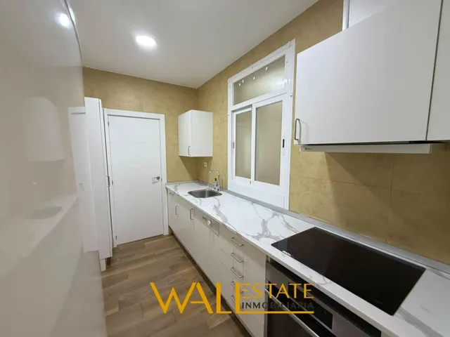 Espectacular piso de 3 dormitorios con balcón en pleno centro — 20