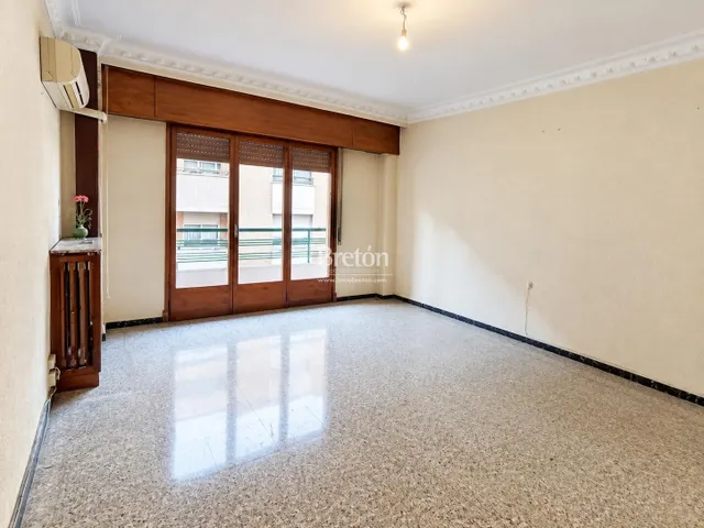 Amplia vivienda de 4 dormitorios con balcón en San Antonio María Claret — 15