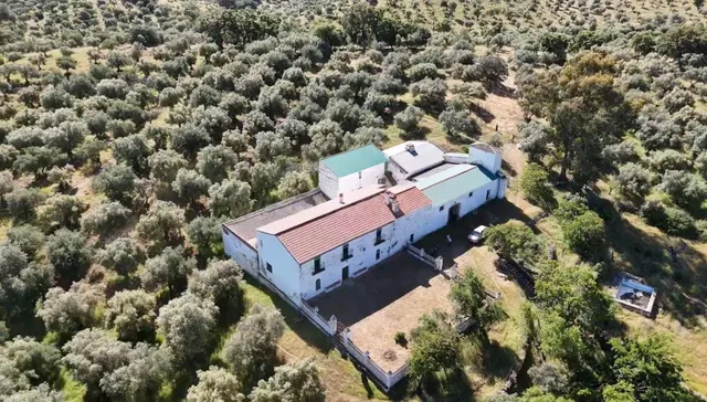 Estupenda finca en Cazalla de la Sierra