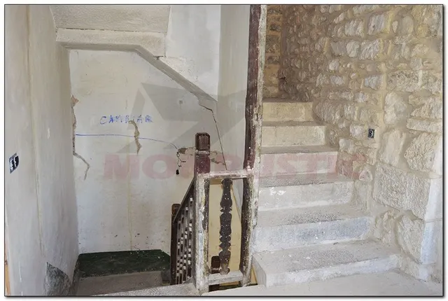 CASA DE PIEDRA ESQUINERA DE 257 M2 PRCTICAMNTE REFORMADA DE PIEDRA, 3 DORMITORIOS SUITES. — 30