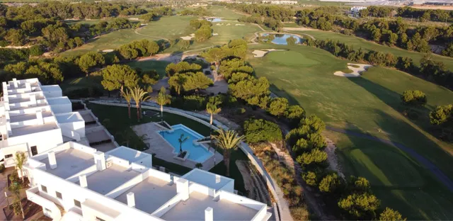 RESIDENCIAL DE OBRA NUEVA EN PILAR DE LA HORADADA JUNTO AL CAMPO DE GOLF — 16
