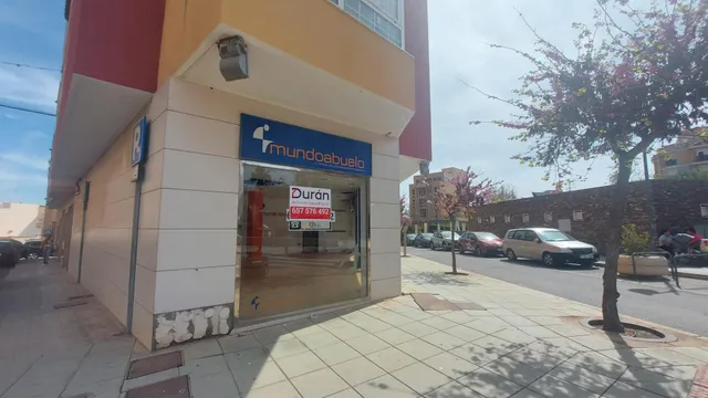 Local comercial en el ejido este — 9