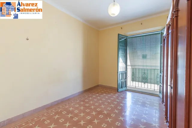 Casa con gran solar — 25