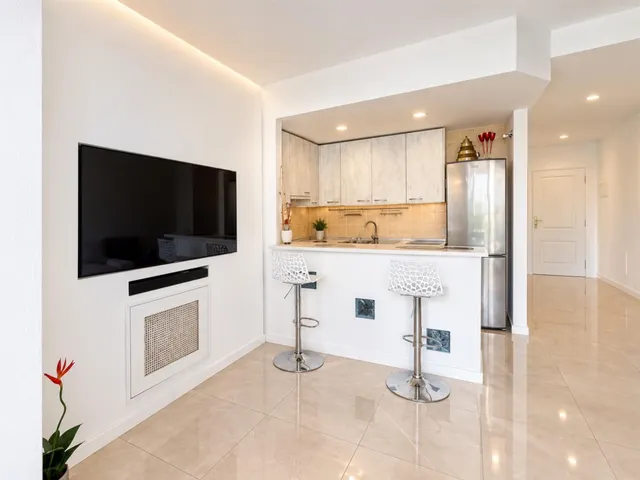 Un refugio mediterráneo reformado en Sa Torre, con terraza y cinco piscinas — 13