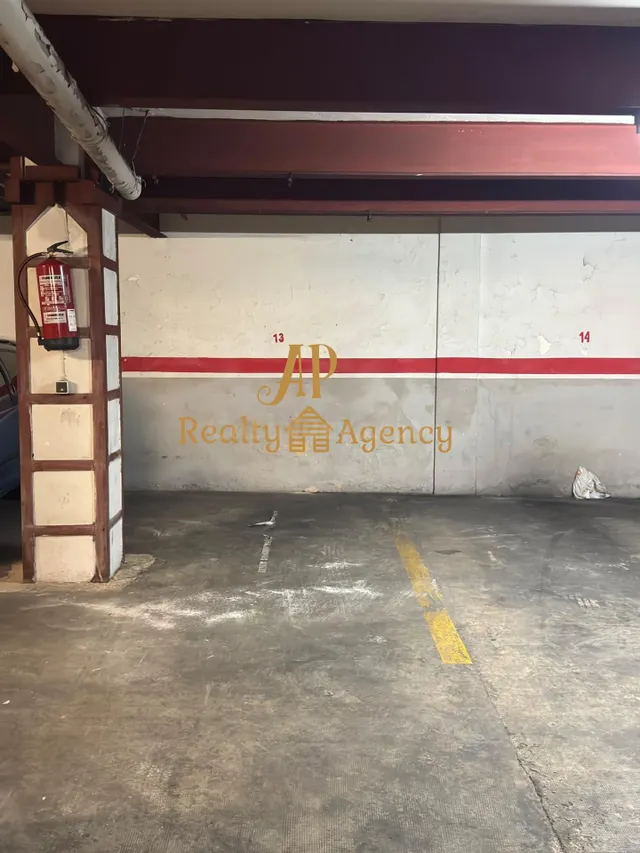 Plaza de GARAJE en Calle Democracia 15, Nou Moles, junto Avda. Pérez Galdós — 3