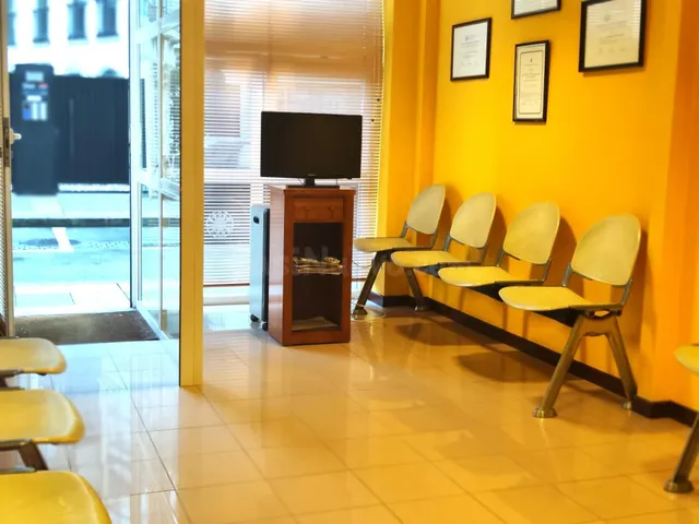 Venta de local en  A Coruña — 4