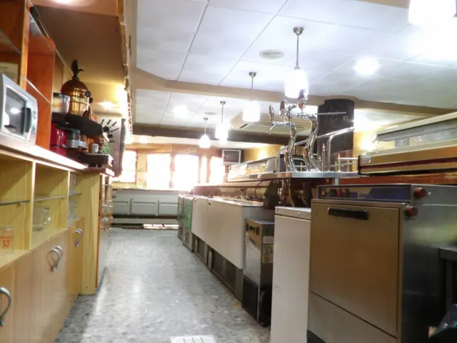 ¿LO TUYO ES LA HOSTELERÍA..?, ESTE ES TU LOCAL - POSIBILIDAD DE OPCIÓN COMPRA — 26