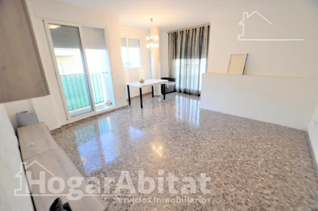 Excelente oportunidad en este amplio piso exterior con balcón, garaje y trastero — 3