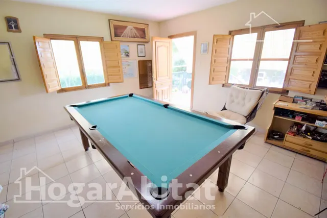 CHALET SEMINUEVO CON PISCINA, GARAJE, JARDIN Y TERRAZA — 34