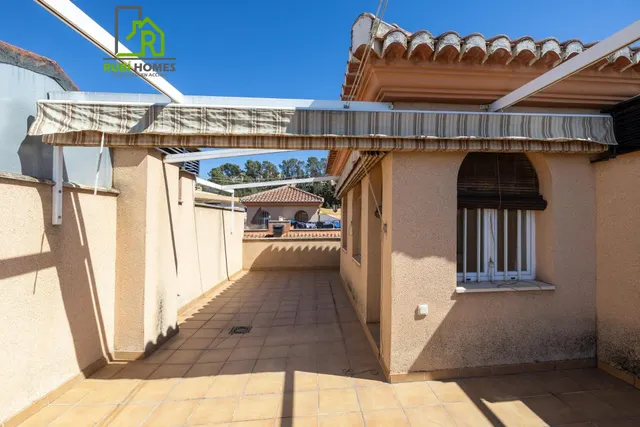 En venta casa unifamiliar en recinto cerrado en Granada capital — 47