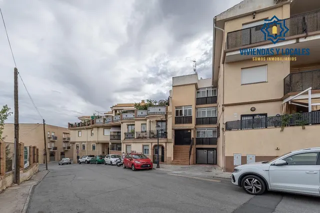 Piso en urbanización con piscina en Las Gabias — 26