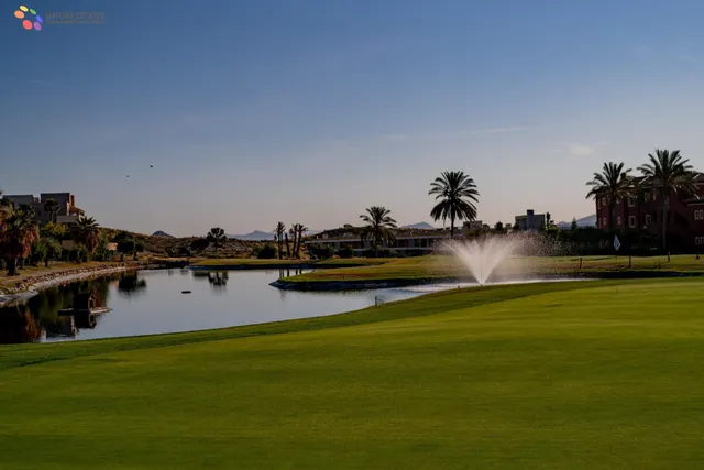OPORTUNIDAD DE LUJO, EN URB. GOLF VALLE DEL ESTE, VERA. — 24