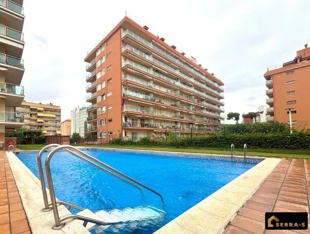 Apartamento con terraza, piscina y licencia turística a 300 metros de la playa en Santa Susanna — 24