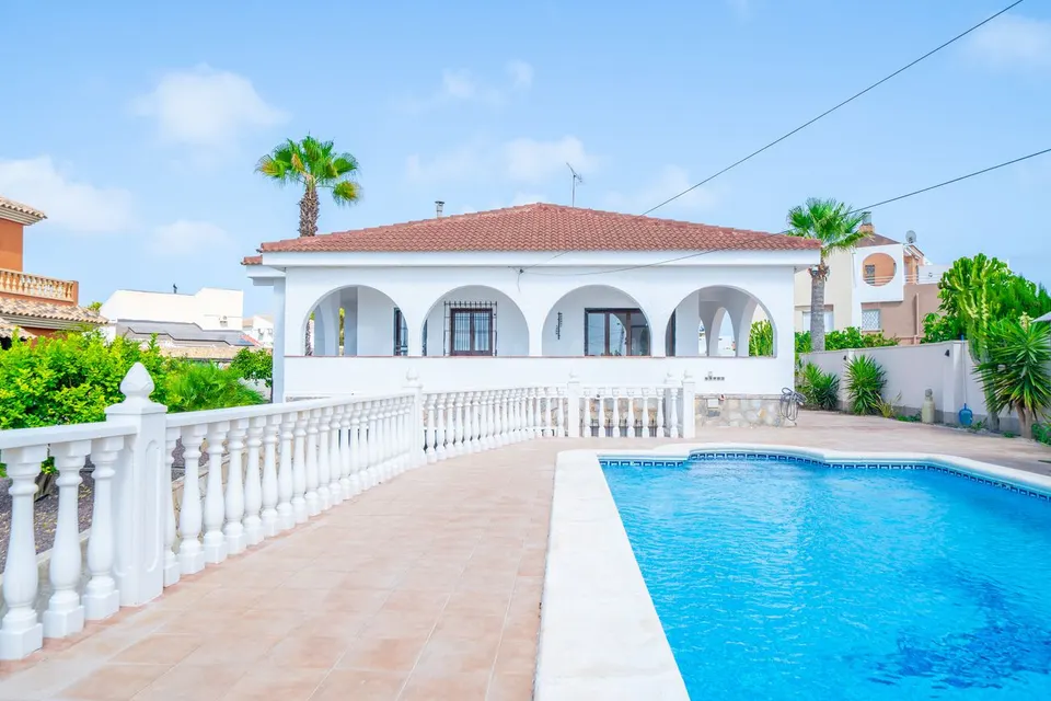 Villa 5 habitaciones 223m² en venta - La siesta