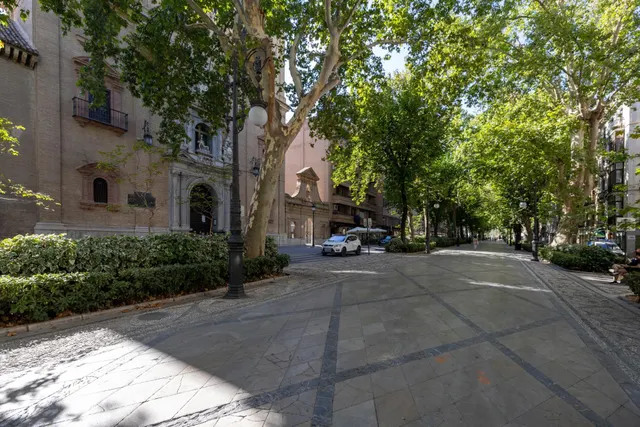 Piso y cochera en venta junto Acera de Darro. — 42