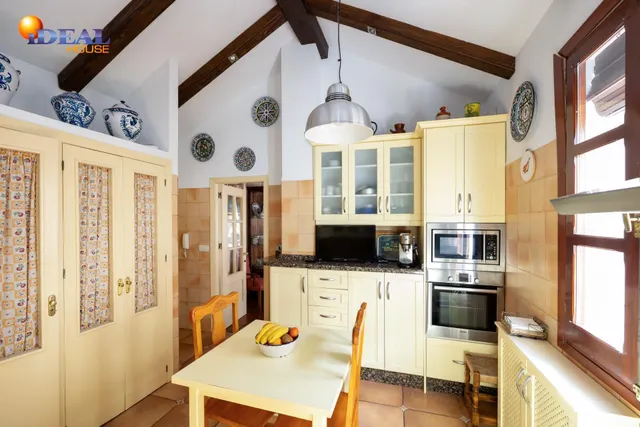 GRAN CASA EN ALBAICÍN BAJO. — 37