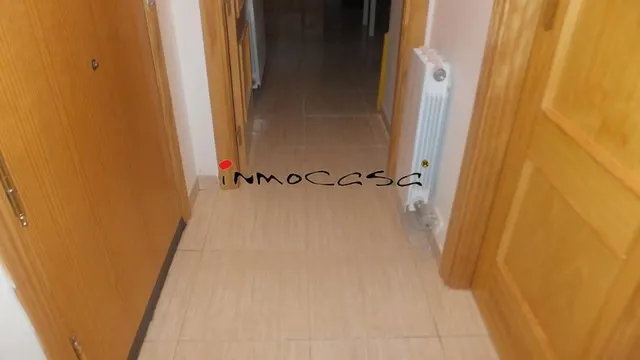 600 euros, comunidad incluida, cerca metropolitano, amueblado. — 13