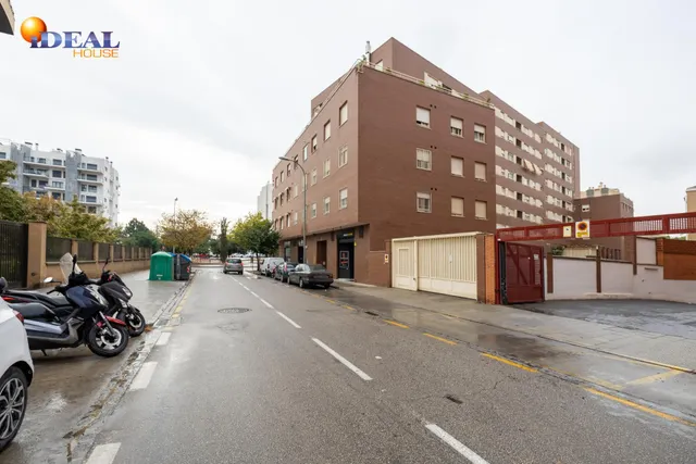Piso de dos dormitorios en Sanders, en urbanización privada con piscina, pistas de padel, plaza de garaje y trastero — 26