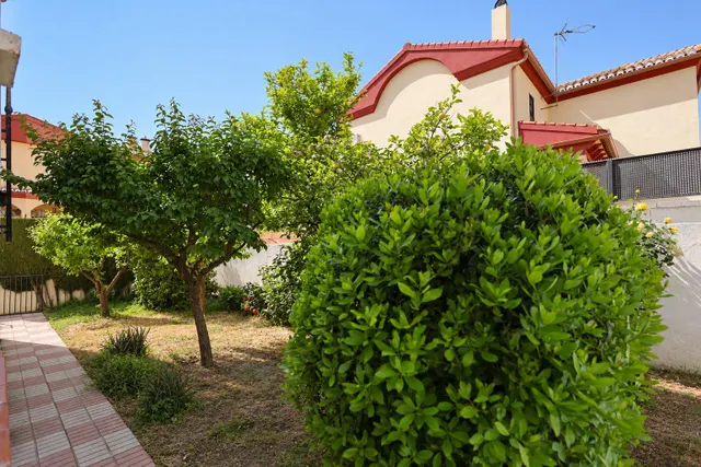 Chalet independiente con piscina en Híjar, Las Gabias — 49