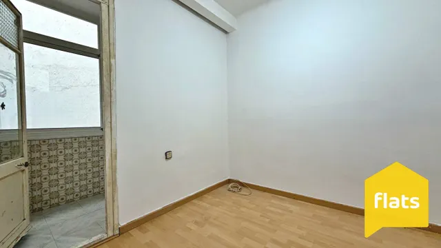 Se vende Amplio y Luminoso Piso exterior de 3 amplias habitaciones, Galería exterior, patio interior, Aire Acondicionado y con increíbles oportunidades de reforma a tu gusto! — 7
