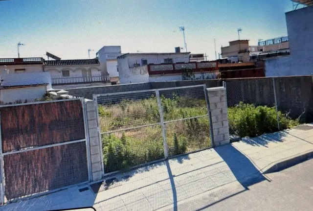 PARCELA DE URBANA DE 134.53 METROS EN BARRIADA LAS FLORES