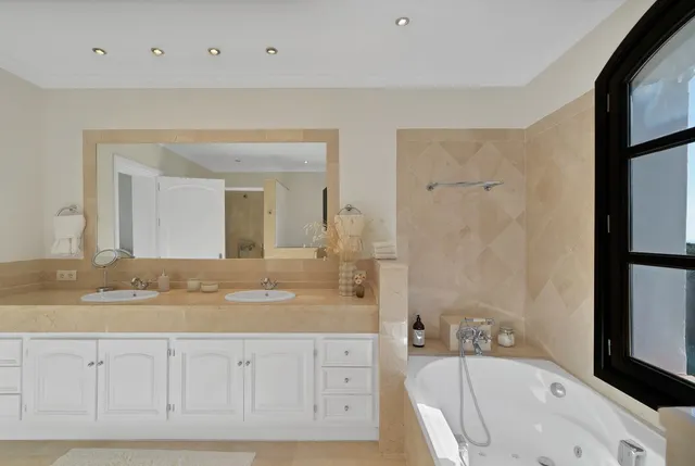 Chalet 5 habitaciones 708m² en venta - Costa del Sol — 30