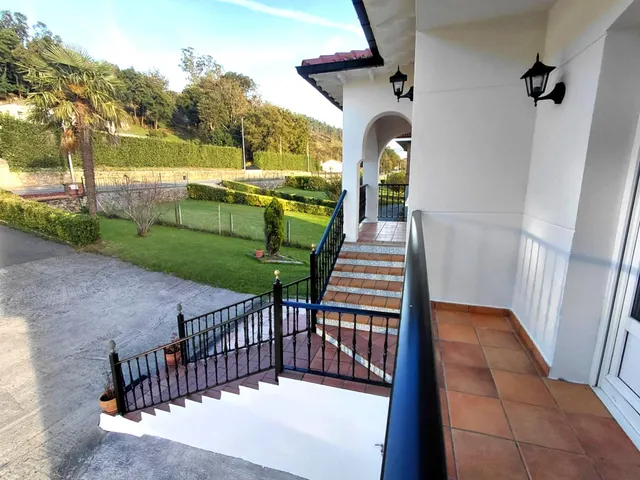 CASA INDEPENDIENTE CON JARDÍN — 27
