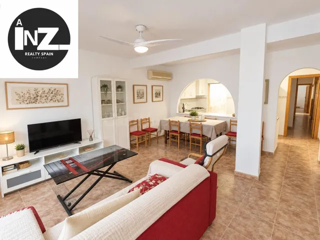 Preciosa Casa en planta baja, 3 dormitorios, a solo 200 metr