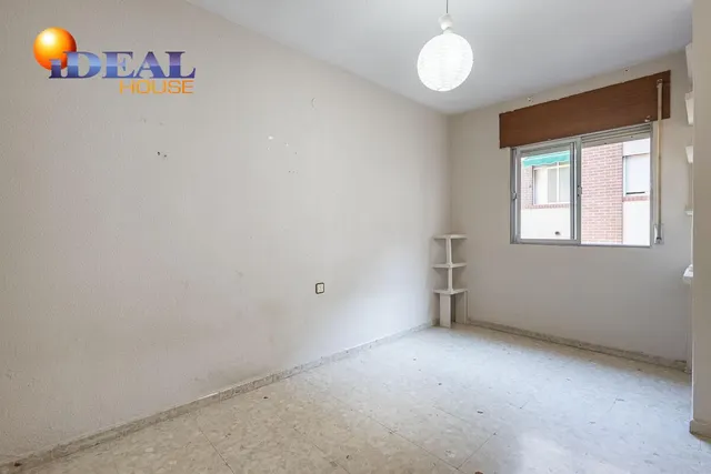 Espacio, luz y comodidad en una vivienda con grandes posibilidades en zona Alcampo — 16