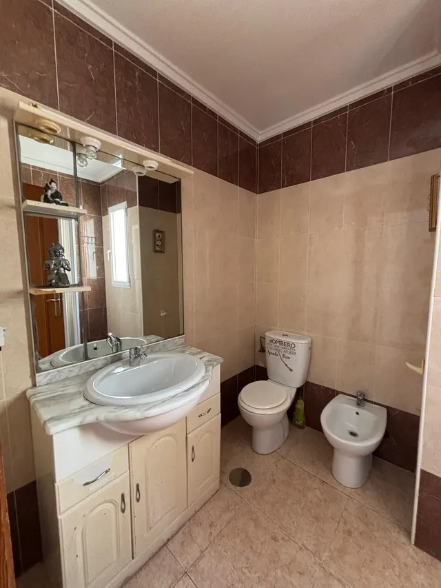 Ático de 2 dormitorios y 2 baños con piscina y parking a 550 metros del mar — 17