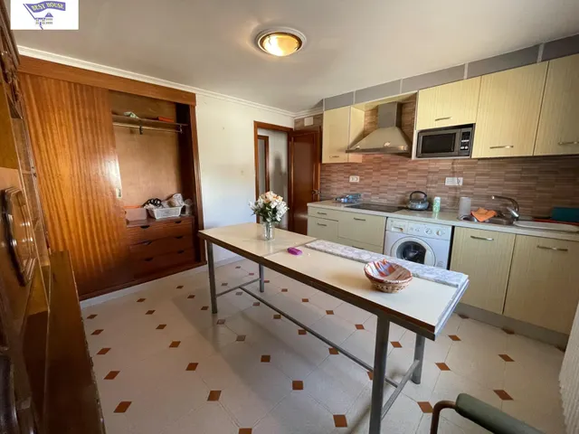 Amplia Casa de Pueblo en Aguas Nuevas con Potencial Único — 12
