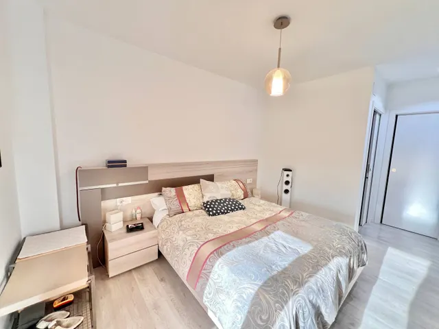 FANTASTICA VIVIENDA CERCA DEL TRAM — 10