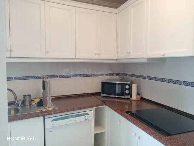 Encantador ático con 3 dormitorios y piscina comunitaria - foto 5