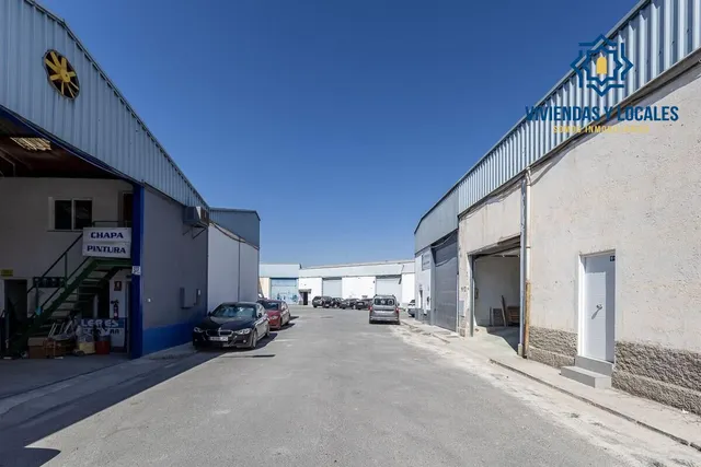 NAVE INDUSTRIAL EN POL. ASEGRA, PELIGROS. — 14