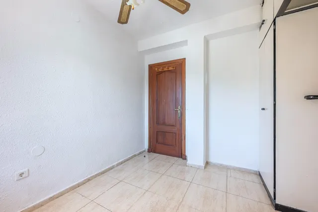 ¡Oportunidad en Doña Pilar! Piso de 2 dormitorios con piscina, jardines, parking y pista de tenis — 15