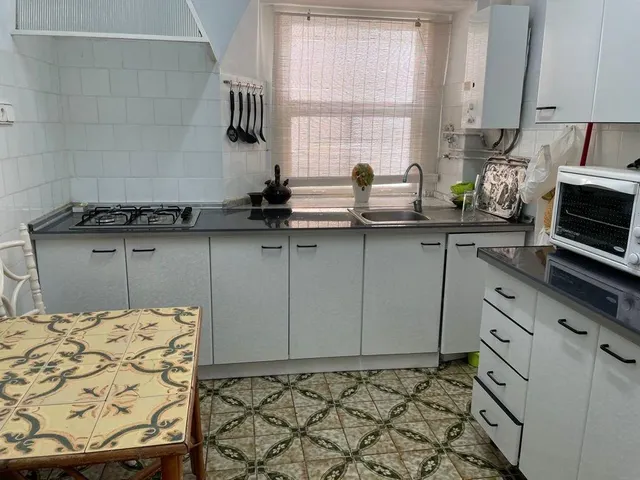 Oportunidad Única en Benalúa: Edificio con Potencial de Desarrollo — 22