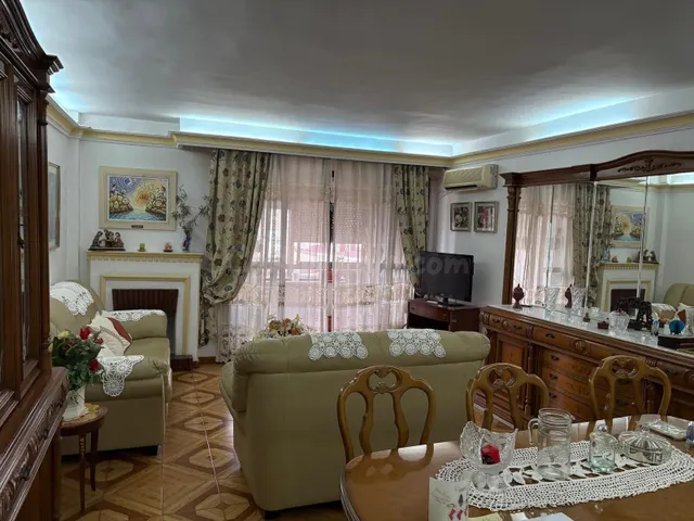 SE VENDE PISO DE TRES DORMITORIOS EN ALGECIRAS, ZONA CENTRO. - foto 2