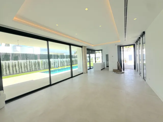 Chalet 5 habitaciones 302m² en venta - Costa Del Sol — 2